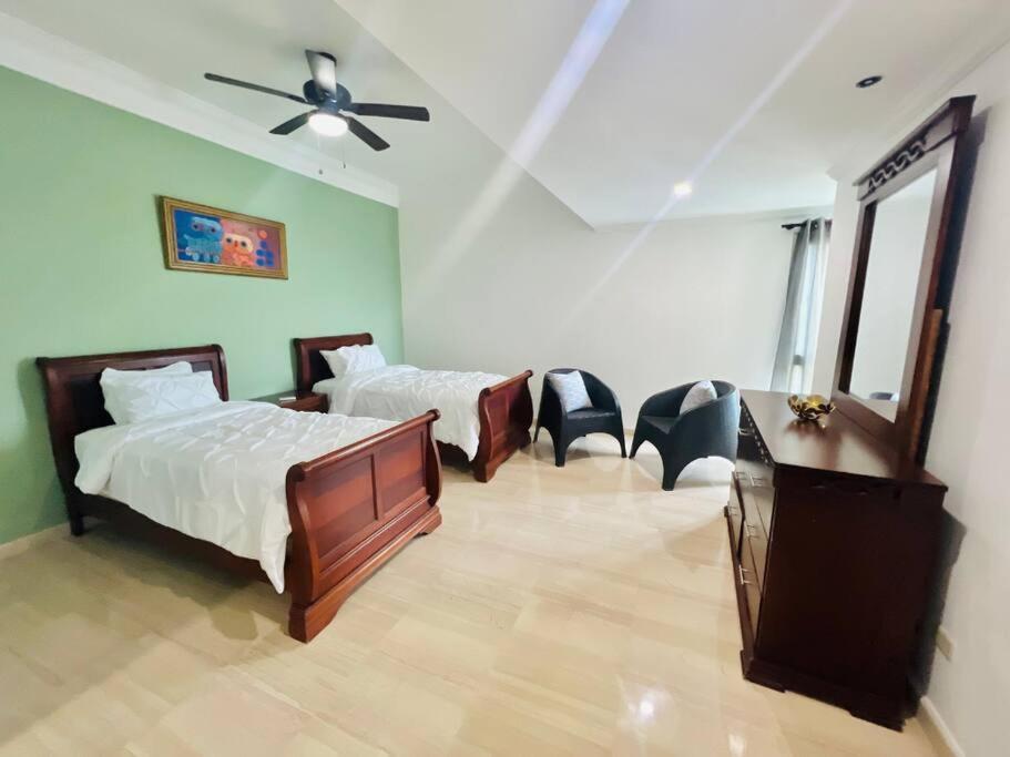 Beach Front Penthouse In Exclusive Tower 聖多明哥 外观 照片